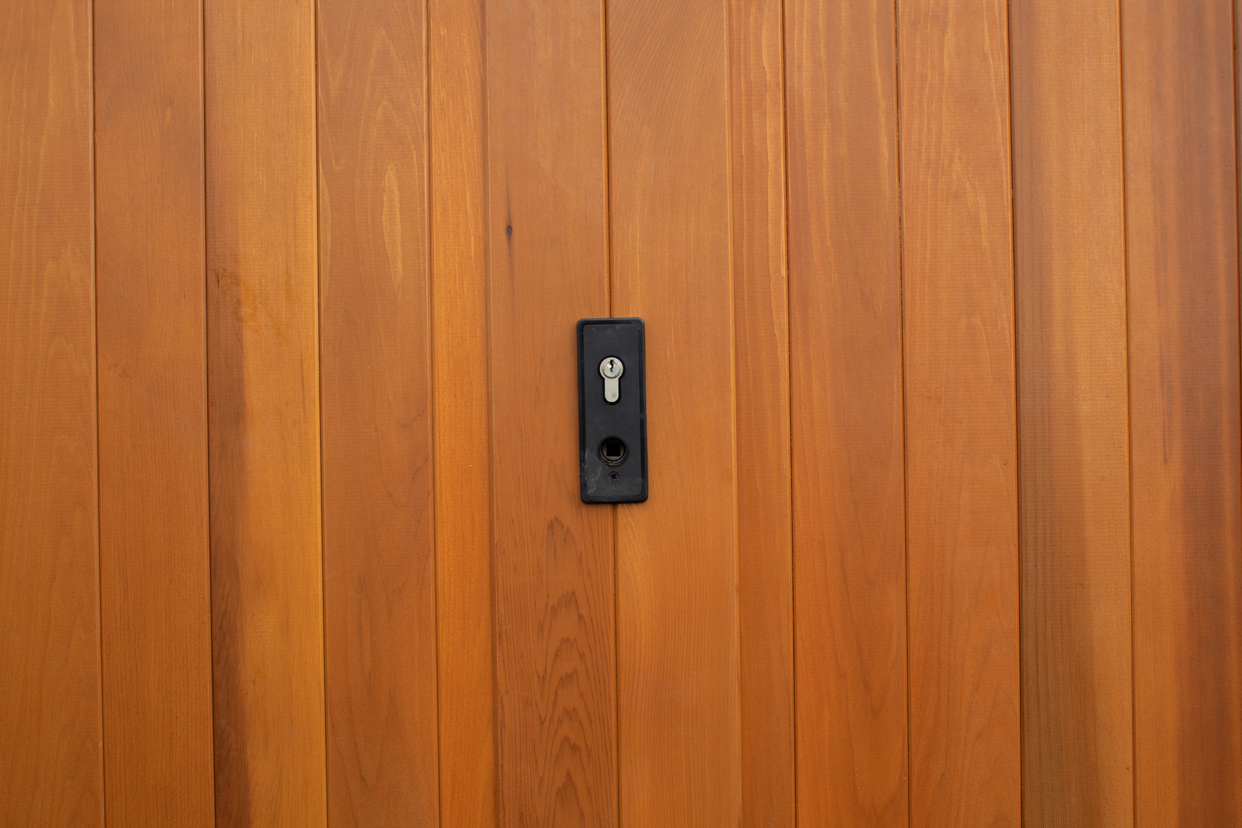 Woodrite Chalfont Vertical with Border in Light Oak